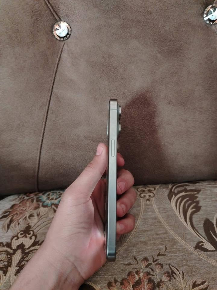 15 برو ماكس 
ذاكرة 256
بطاريه 
85 
جهاز في حالة الوكالة ما مبدل بيه شي وتر
نضافه 100
كارتونه وياه 
ماستر AA 
بياع شراي لا تراسل 
***********
