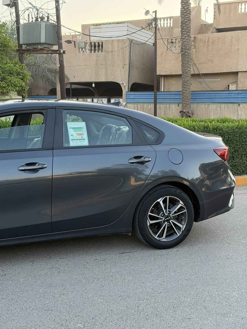 السلام عليكم
بيع مستعجل 
فورتي 2023 وارد امريكي
حادث بنيد فقط بدون دواخل 
شاصي لغد مكفول +بارد في الجاملغ 
السيارة نظيفة جدا 
نص فول 
شاشة كامرة 
رادارات 
تحديد مسار 
تحكمات ستيرن 
السعر ١٣٨$ 
بغداد اليوسفيه   
***********
