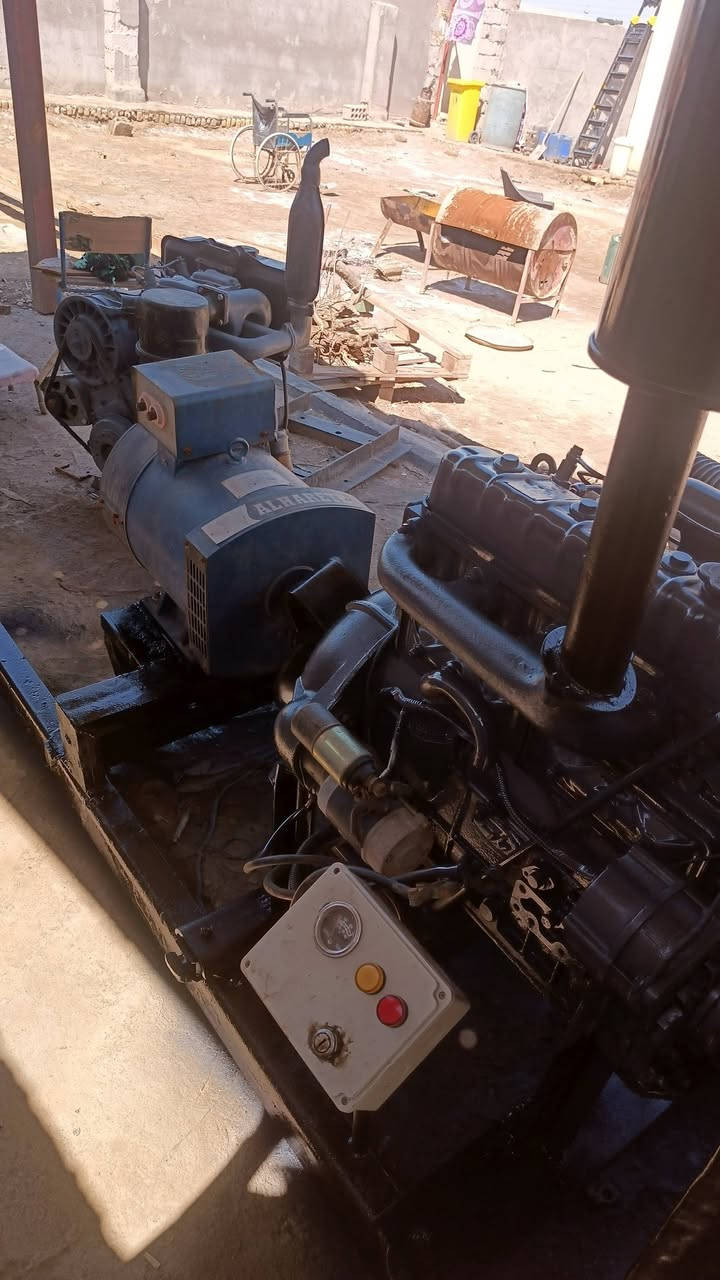 سلام عليكم للبيع مولده المحرك بيركنز صيني مجفت كله جديد عله السحك وراس توليد 10 كيلو  50امبير ما ذب عليه كلشي السعر مليون وسبعميه المكان واسط قضاء الحي الاستفسار عله الرقم ***********/***********
