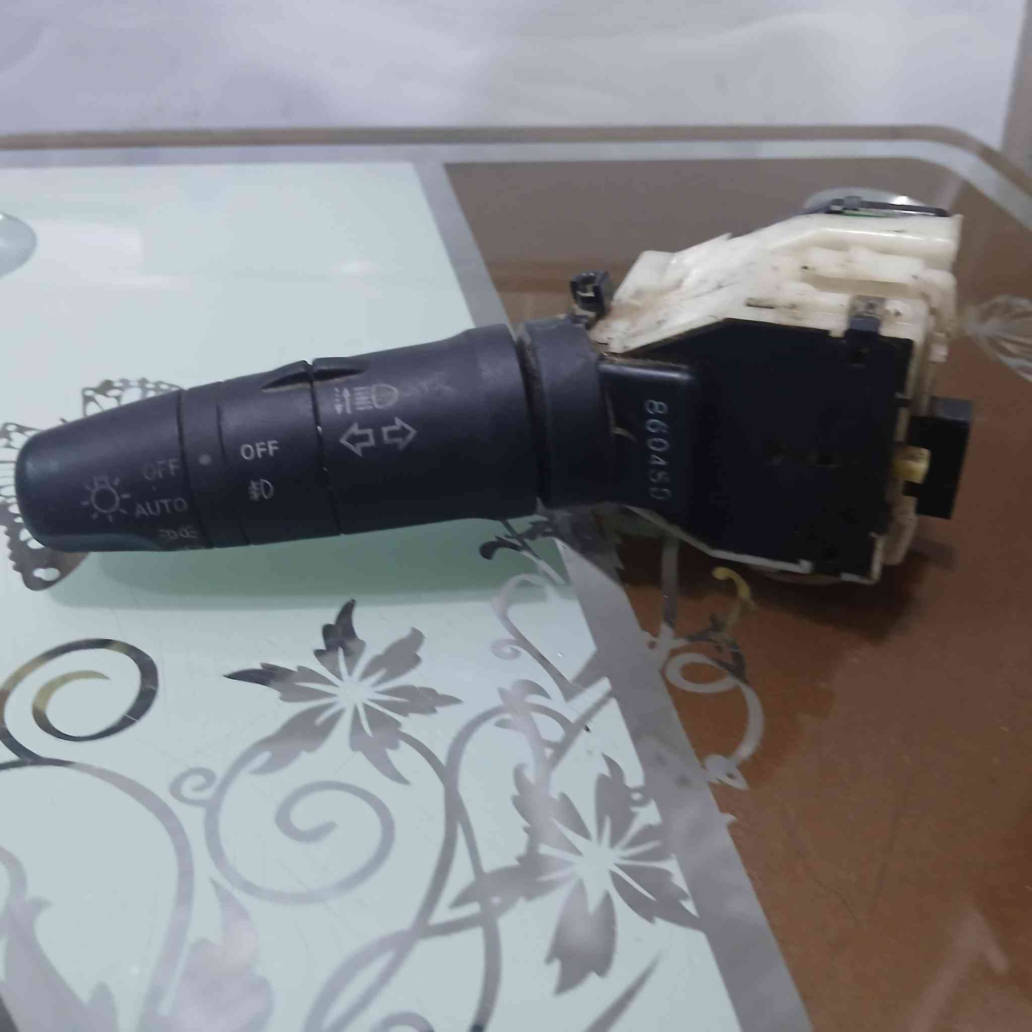 سلام عليكم ماسحات نيسان فيرسا تيده ونيفاره يرهم
سعر زوج 40 
سعر تك 20
توصيل موجود
رقم واتساب 
***********
***********
