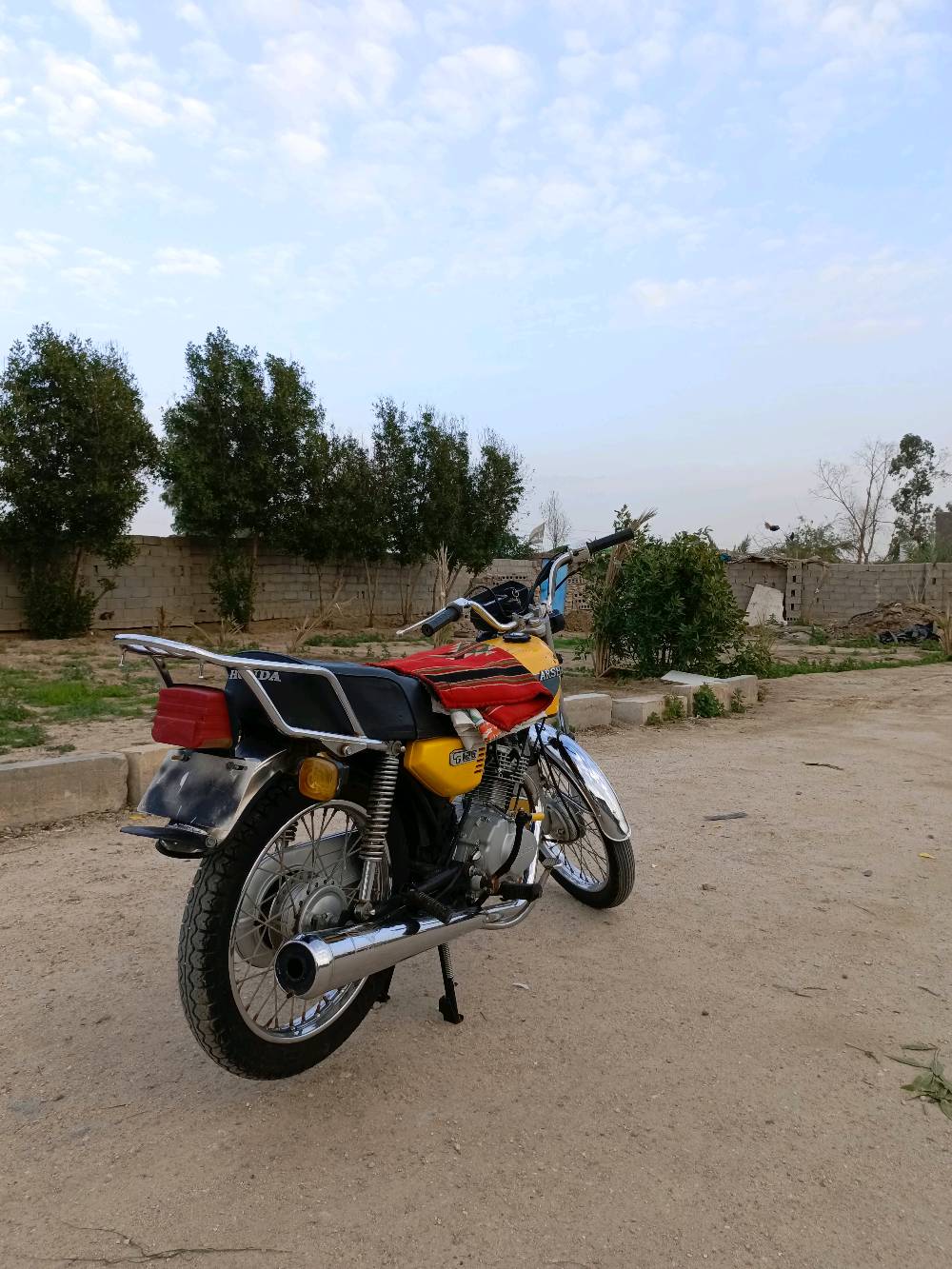 دراجه ارشا موديل 2021 الدراجه برغـي ماناقصها اوراق اصولـيه وشرط بعدهن بچيس السعر 600 وبيها مجال
متواجد فيس 
رقمي ***********