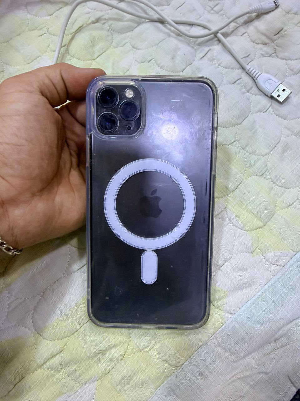 سلام عليكم ايفون ١١برو ماكس
بطاريه ٧١ ممبدله 

ذاكره ٦٤

مبدل شاشه فقط 

مكاني بغداد سبع البور

السعر ٢١٠ وبي مجال 

‏***********
