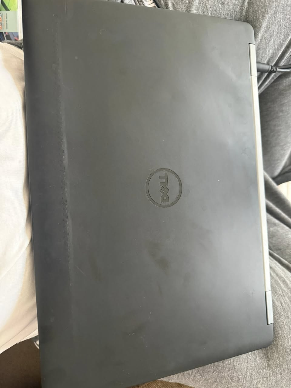 لابتوب DELL بهذا الشكل 
Intel core i5_6200u
Storge 256 GB 
RAM 8 GM  
نظافه ١٠٠٪؜ مع شاحن الخاص بالابتوب 
سعر الشراء 250  
سعر البيع 200 الف 
يوجد توصيل لجميع المحافظات


**إذا كنت صاحب هذا الإعلان وتريد حذفه لأي سبب، رجاءا أرسل رسالة إلى الدعم الفني**