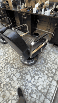 شباب  أغراض محل حلاقة للبيع  البيع كامل  أو قطع اللي يعجبه شي يتواصل خ...