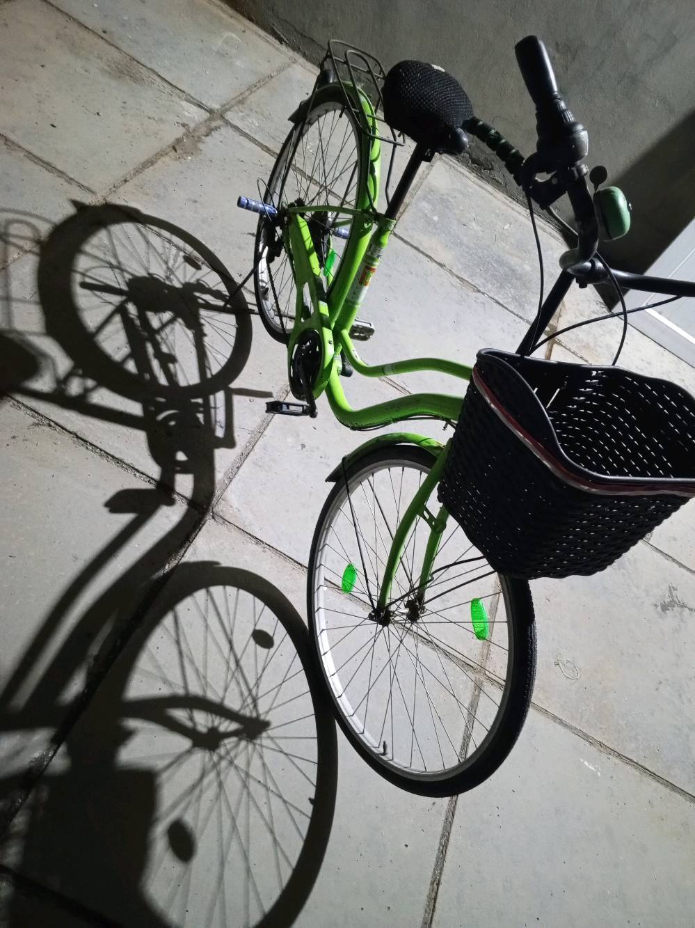 السلام عليكم
بايسكل للبيع نضافة فول 
كير شغال بريك امامي وخلفي (وحجم 28) بس يرادلة غطاء للكشن واضافة دبلات الزرق هدية 
السعر نهايتة 70.. ليريدة يراسلني ع هذا الرقم ***********
شنو ماركة الدراجة؟: 
ياباني 
وين مكانك بظبط؟: 

مكاني الانبار الرمادي الصوفية
هل تحتاج تصليحات أو صيانة؟: 
لا تحتاج
كم السعر المطلوب؟: 
70 الف دينار 
هل ممكن التفاوض على السعر؟: 
لا يمكن