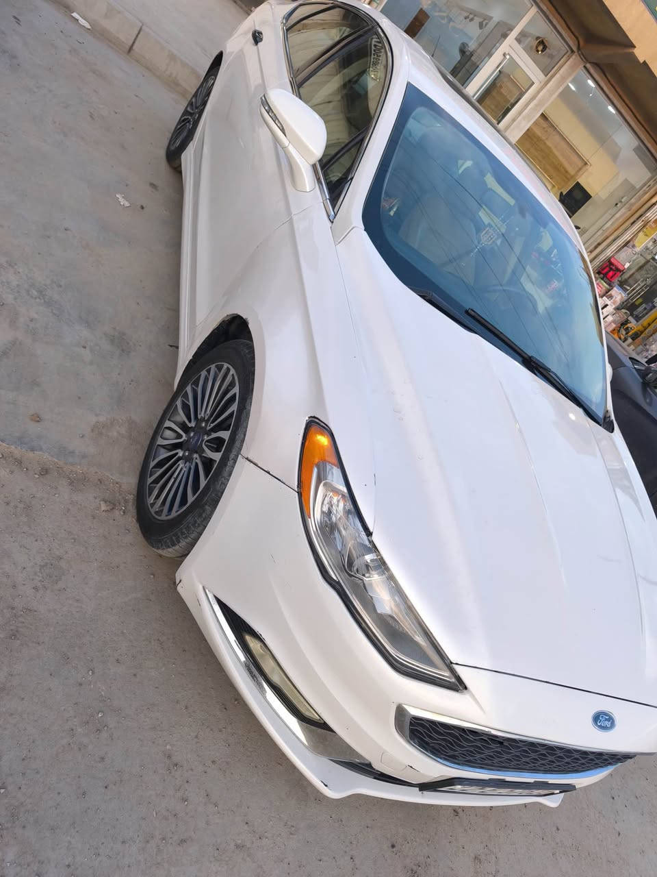 السلام عليكم للبيع فورد فيوجن ٢٠١٧ 
فول مواصفات ١/١ 
وارد امريكي جاملغ ودعامية 
رقم اربيل جديد تريد تحويل او وكالة. 
جاهزة من كلشي ونضيفة السياره 
صورها كدامك 
محرك ١٥٠٠ تيربو 
مواصفات فول 
فتحة 
بصمة تشغيل 
كشنات جلد 
كامرا حساسات 
كشنات ميموري 
عنواني بغداد 
السعر ١١٢ 
*********** Colombo, Sri Lanka
