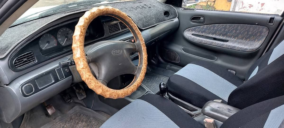 سلام عليكم سيفيا للبيع رقم واسط مشروع وطني سنوية لل٢٨ مصبوغه عام حداديه نظيفة تخم تاير ***********
