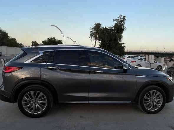 السلام عليكم 
انفينيتي QX50
موديل 2023
ماشيه 17الف 
محرك 2000 تيربو 
السيارة نظيفة كلش بحاله الوكاله
بصمة +بصمة ابواب 5
تشغيل عن بعد 
نضام ترحيب 
شاشات ثنين منفصلات
اندرويد اوتو +كار بلي
ماوس تحكم في الشاشات
رادار امامي 
رادارات جانبيه
رادار خلفي مع نقطه عمياء
مصابيح أمامية خلفية LED اوتو
نظام مراقبة النقطة العمياء. 
نظام تحذير مغادرة المسار. 
هزاز في المقود عند عبور الخط
نظام تثبيت السرعة التكيفي مع مراقبه الطريق
سايد بريك بصمه اوتو هولد
كير ماوس 
داخل جلد 
كشنات كهرباء سائق وجنب السائق 
خزن ميموري في الكشن
كشنات تدفئة 
بانوراما
4 انضمة قيادة 
قطعتين تبريد 
شفتات في الاستيرن
مري شفط
شحن لاسلكي مع مدخلين يواسبي وتايب سي

حادث السياره خلفي قبط صندوق ورشبر في الجاملغ الخلفي الايسر 
سياره بدون ارباااك

السعر 190ورقة وبيها مجال 
سياره بدون رقم منفيس باسمي

للاستفسار الاتصال *********** 
متواجد فيس واتساب

شعندك مراوس بشي انسب اراوس
