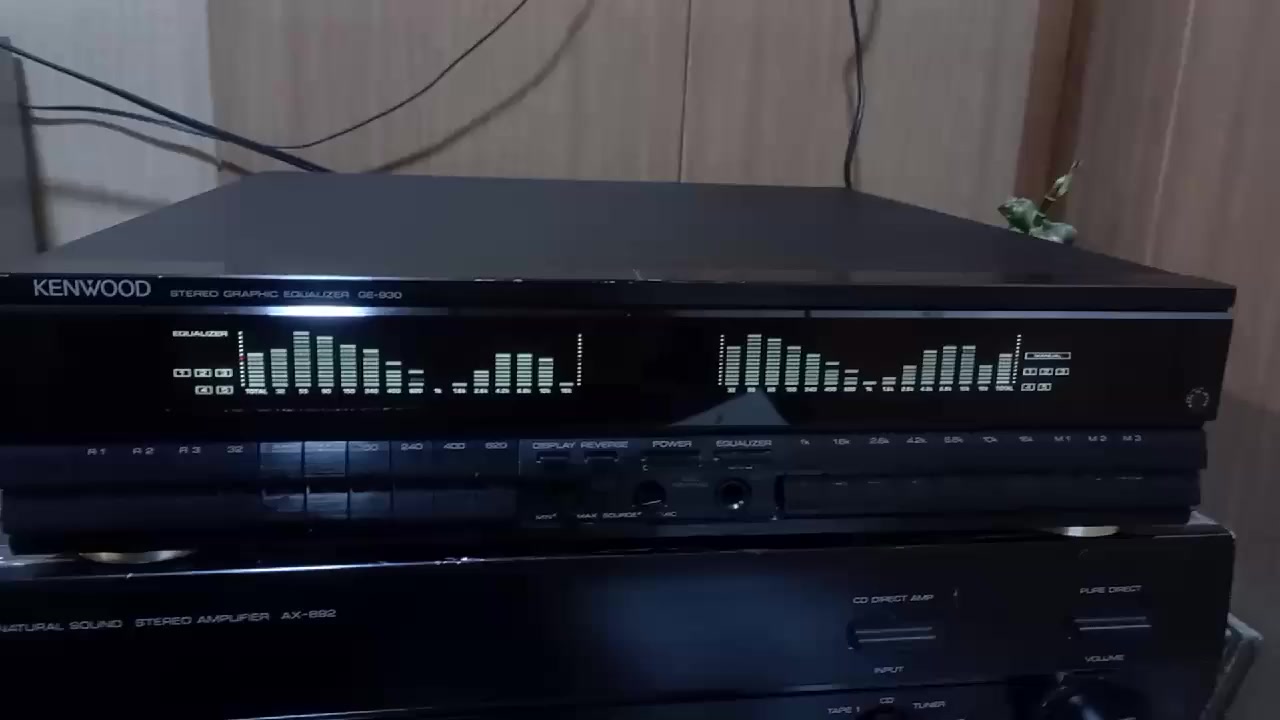 أيكولايزر(KENWOOD) حجم وسط كهرباء ٢٢٠ يحتوي ٢٨ باند
شغال بالكامل ونظيف لاكسر ولافطر ولاتصليح عدا شخط صغير فوق واضح بالصور..السعر 50 الف


**إذا كنت صاحب هذا الإعلان وتريد حذفه لأي سبب، رجاءا أرسل رسالة إلى الدعم الفني**