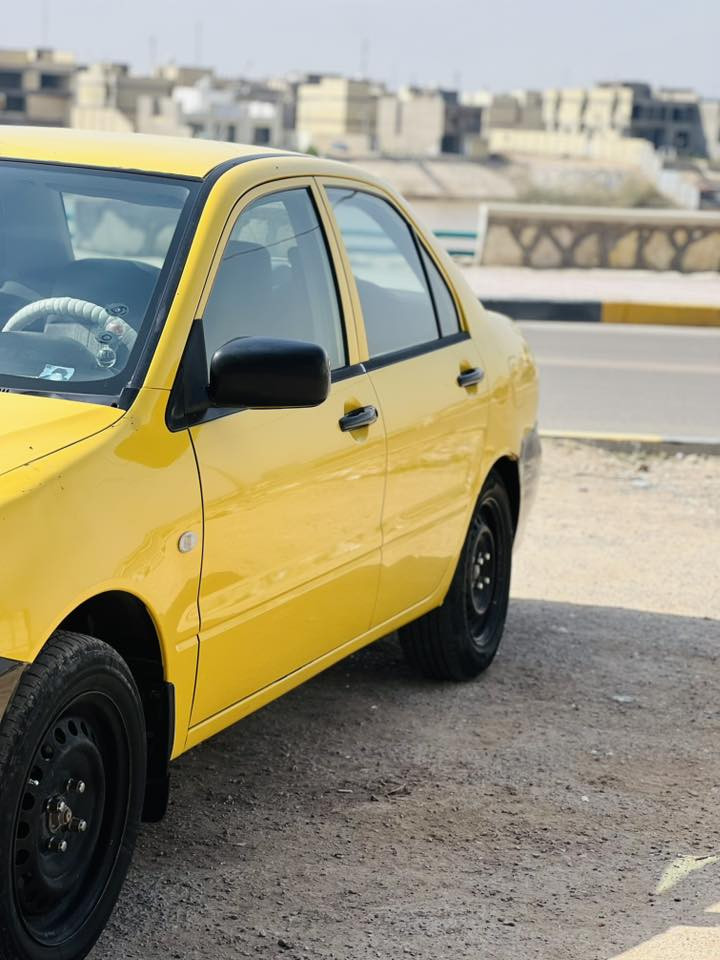 سلام عليكم خوان
لانسر موديل 2010 
السياره حلوه ومتعوب عليها 
مال جناي ماناقصها برغي 

تخم تاير حداديه 
كير محرك كله كفاله 
مابيه لا صبغ ولا ضربه مكفوله كفاله عامه 

السعر 75 وبيه مجال حق الجيه 
مكاني بغداد الزعفرانيه 
قرب شارع السندباد 
خاص مغلق تصل وتدلل ‭0772 149 1911‬
