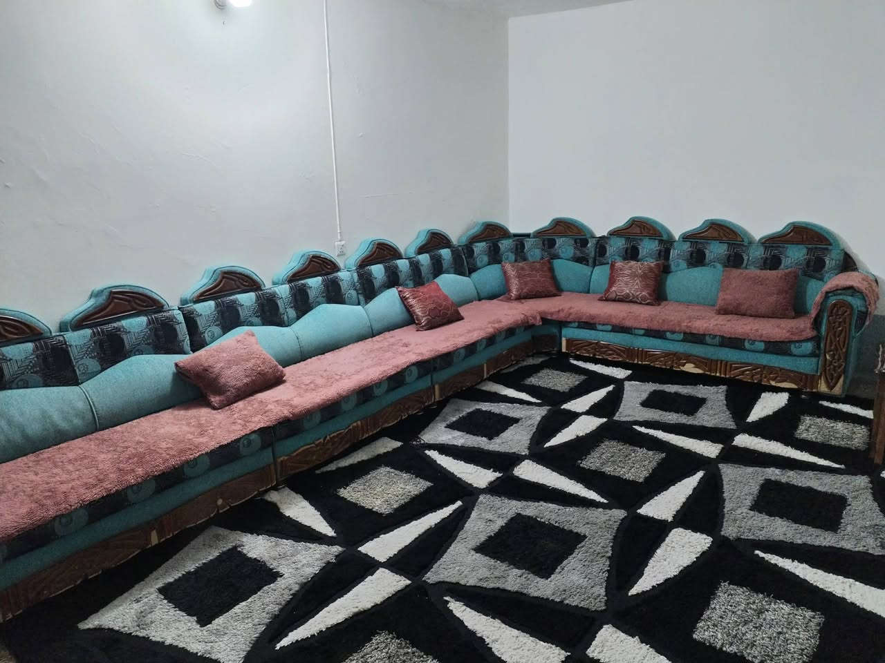 السلام عليكم اللبيع ديون عراقي 9 امتر السعر 225بي مجال بسيط مكان كراج شمال
كورك ***********
زين ***********
