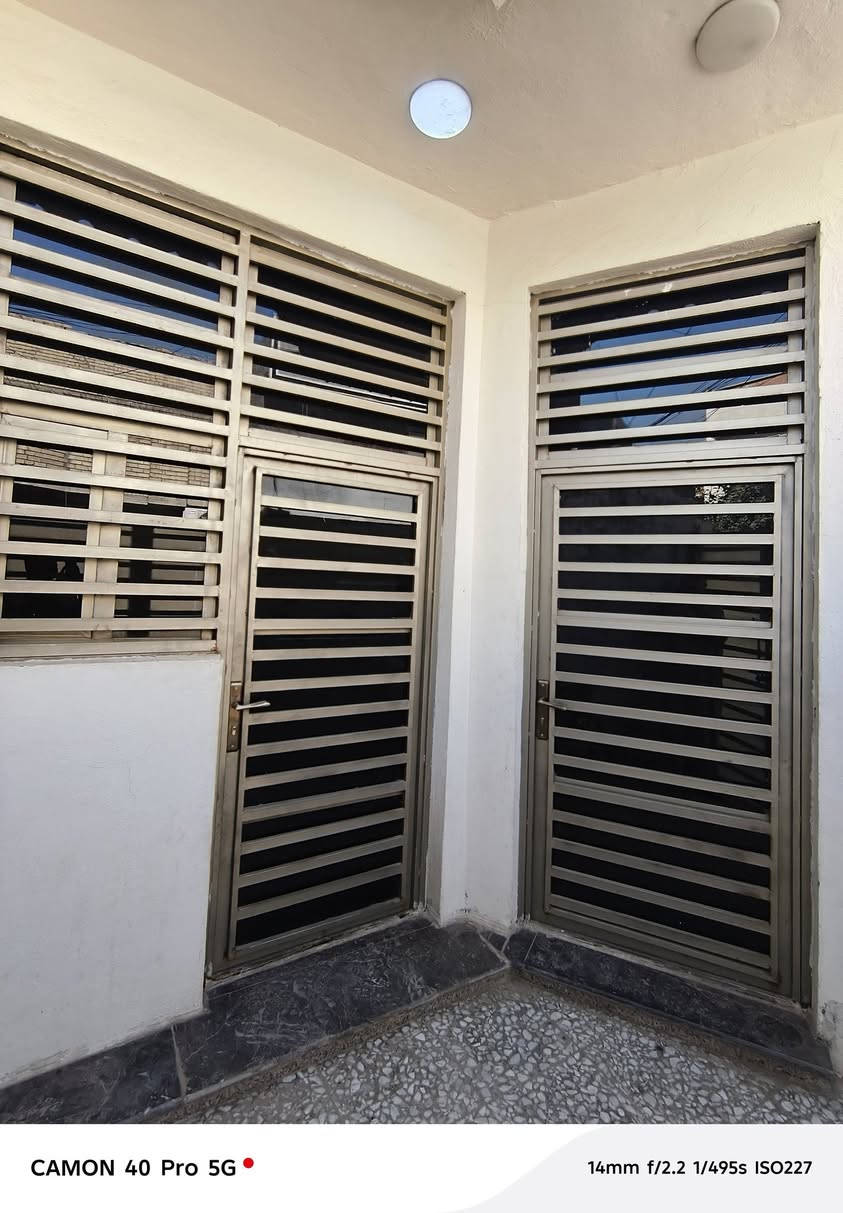 دار للايجار مساحة 100م طابق واحد نهاية شارع المعهد سدة الجنابيين ***********
