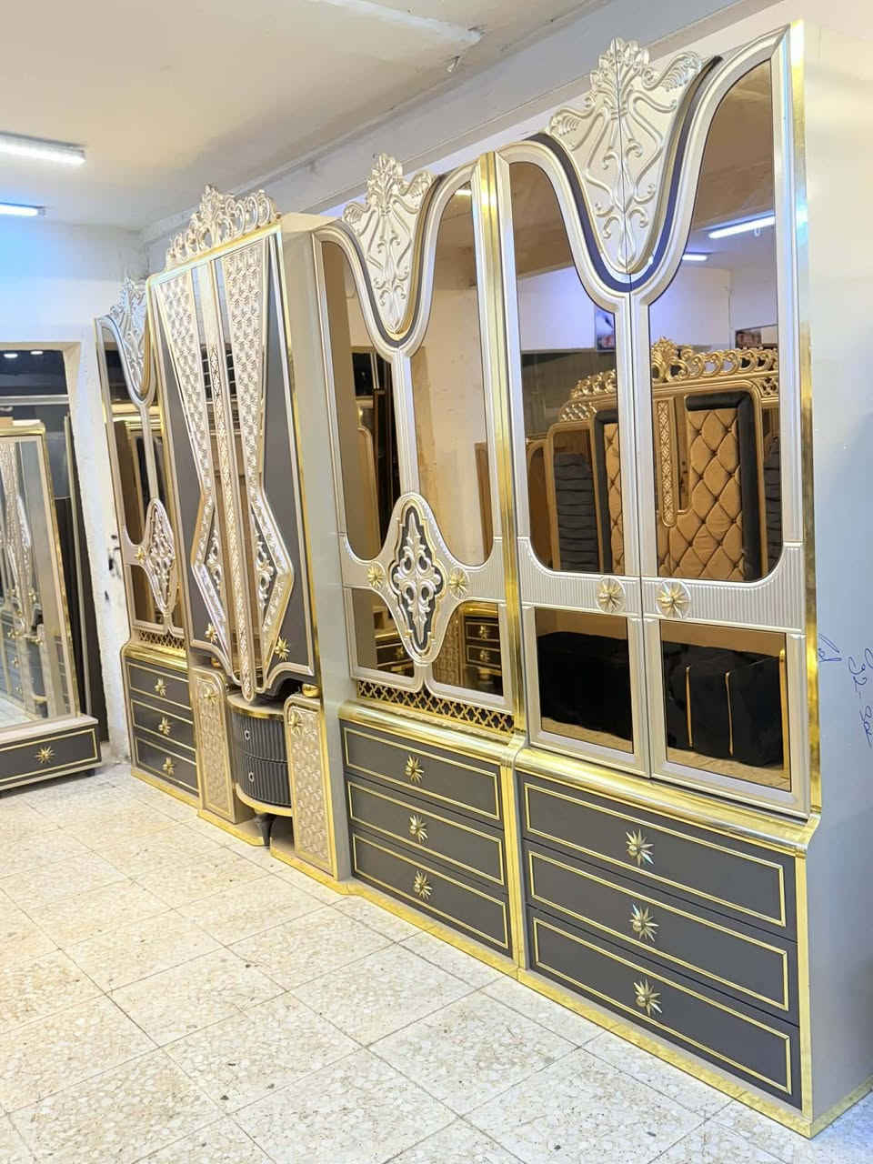 ✨معرض حيدر الوحيلي✨
غرفة نوم تركي مسستخدم نظافة 90%

11قطعـة 

الشد والنقل مجاني بغداد محافظات كروة

عنوان المعرض بغداد الجديدة 📍

☎️***********☎️
