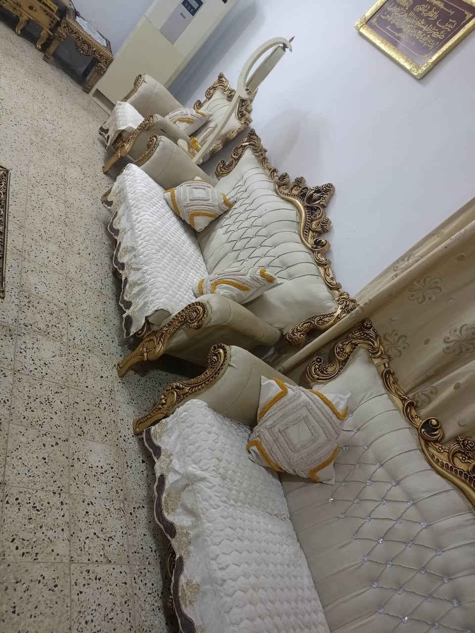تخم ملكي  زان مصري  للبيع تخم جديد مع طبلات بس تخم ماخذته اب مليونين  ول طبلات ب 350  
سعر تخم مليون و 300  مع طبلات  
طبلات اربعه زغار و وحده جبيره


**إذا كنت صاحب هذا الإعلان وتريد حذفه لأي سبب، رجاءا أرسل رسالة إلى الدعم الفني**