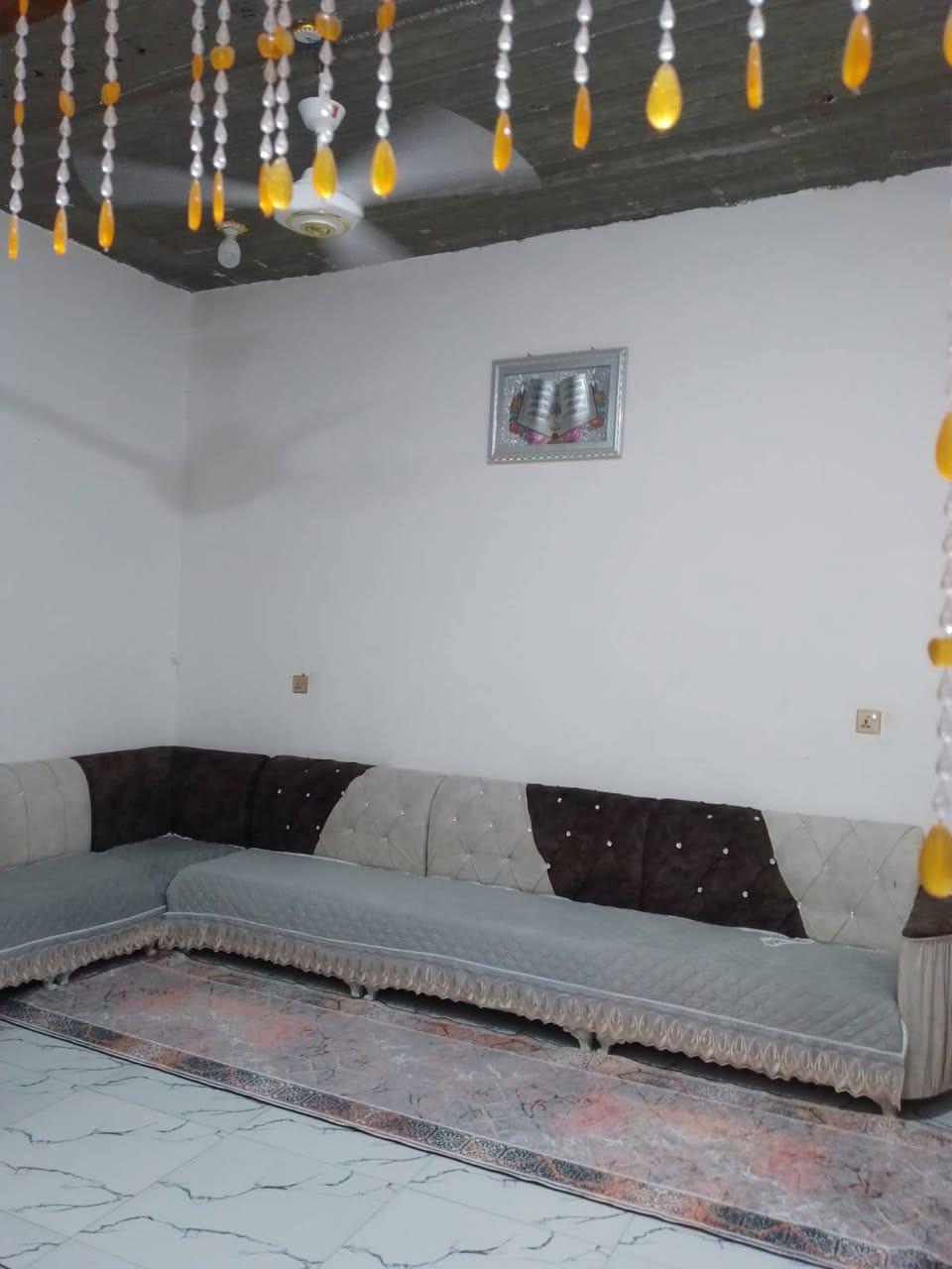 دار اللبيع المساحه 120 غرفتين صاله دوانيه صحيات خارجيات وداخليات البيت بنا حديث الموقع حي الرسول قرب مطحنت سومر السعر 120ومجاله قليل كافت الخدمات زراعي ***********
