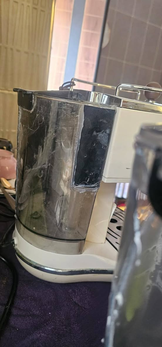 كل عام وانتم بالف خير ..للبيع..
البريفل بيها مشكله مرات تستخلص ومرات لا ومرات قليل ما اعرف بيها تحتاج صيانه او برمجه ما ادري دبتها فطر بسيط ما مأثر والديلونجي شغالات بس كذلك دباتهن فطور ابيعهن هيج على الحطه او ارواسهم مع مكينة احترافيه فول تسوي هواي مشروبات مكاني نجف توصيل ما اكدر تحياتي للجميع


**إذا كنت صاحب هذا الإعلان وتريد حذفه لأي سبب، رجاءا أرسل رسالة إلى الدعم الفني**