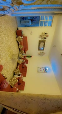 ١٠ مقاعد • نضيف جداً • البلديات شارع المصرف