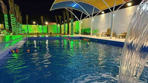 #اعلان_بيع__منتجع__حديث

لمن يهتم بالاستثمار في عالم المنتجعات السياحية 

منتجع VIP  بناء 2025 في قضاء بلد
مساحته 1250 متر و الواجهة 20 و النزال 70 و يقع على الشارع العام للمنتجعات السياحية 

و يحتوي على :

1️⃣ حوض سباحة كبير بمساحة 6x12 و عمق 185
2️⃣ حوض سباحة صغير 3x3 و عمق 90
3️⃣ حديقة كبيرة بمساحة 400 متر مربع
4️⃣ صالة استراحة كبيرة مؤثثة بالكامل
5️⃣ غرف نوم عدد 2 مؤثثة بالكامل
6️⃣ مطبخ كبير مؤثث بالكامل
7️⃣ شوايات و مناقل لجميع المشويات
8️⃣ مراجيح و العاب للأطفال (آمنة و رائعة)
9️⃣ مجموعة صحيات داخلية و خارجية عدد 3
🔟 يتوفر ألعاب البليارد و المنضدة و الفيشة
✅نظام كاميرات خارجية 
✅ جلسة عربية رائعة جداً
✅ تحتوي المزرعة على كراج يتسع لـ 8 سيارات
✅ الصالة و الحديقة مجهزة بنظام صوتيات
✅ المنتجع مجهز بمكيفات بالكامل
✅ يحتوي المنتجع على مولد 80 كيفي و خط وطني جاهز 

العنوان: قضاء بلد - شارع الامام - مدخل رقم 3
تبعد 2 كيلو متر عن مرقد السيد محمد 

للاستفسار الاتصال على الرقم التالي

‭0773 715 0345‬
‭0782 834 5606‬
