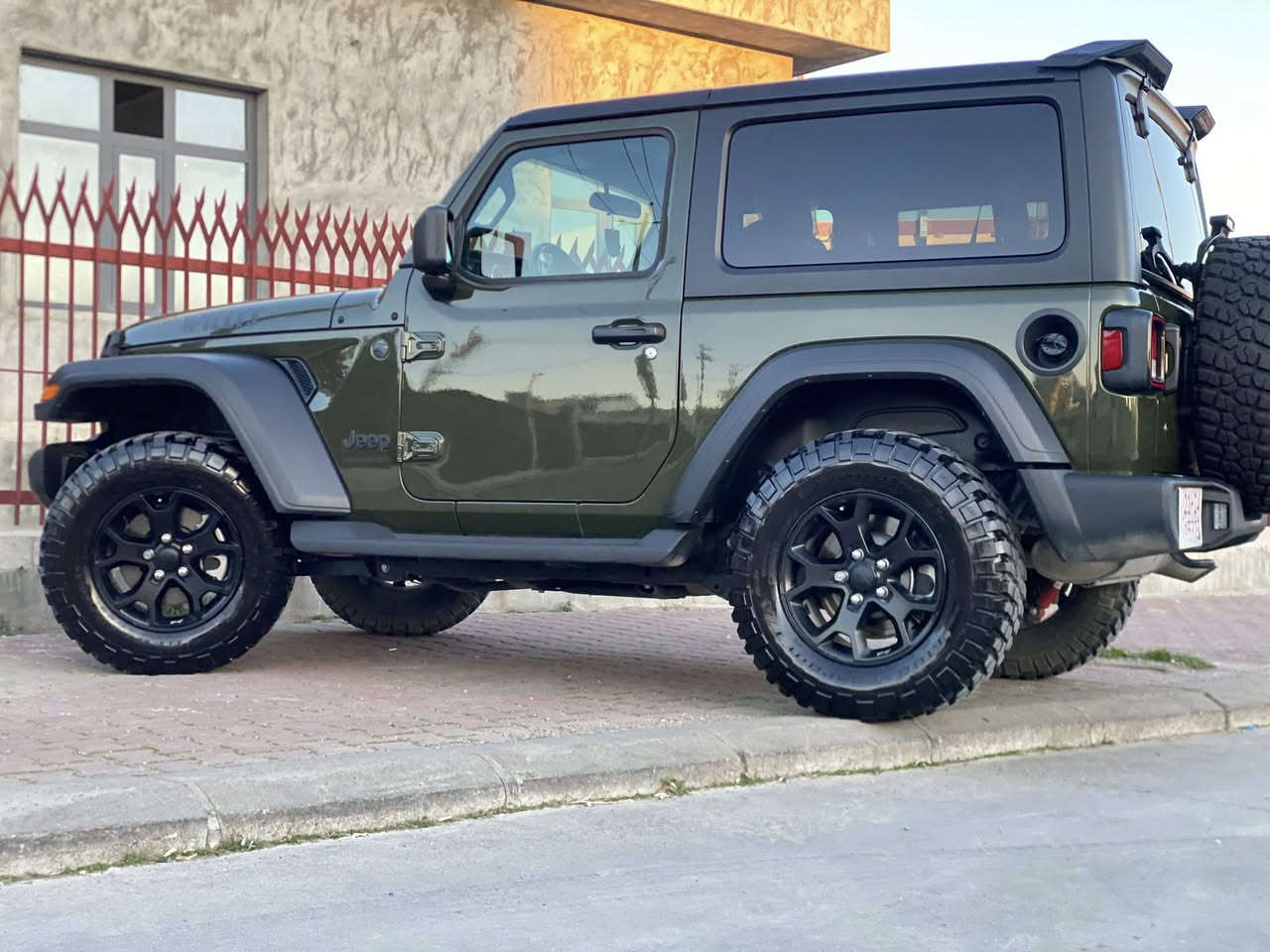 رانکلر wills
2 Doors
مودیل 2023
مکینە ٤ بستون تیربو
بصمە
شاشە 
کامیرا
otuo start
ماشیە 33  KM
حادثە خفیف
باب سکن عکس سایق
تبدیل بشرکە نفس لون 
شویە سبوغ  بدوسە رسم حادثە منشور
رقم سلیمانیە باسمی 
سعر 255
***********
