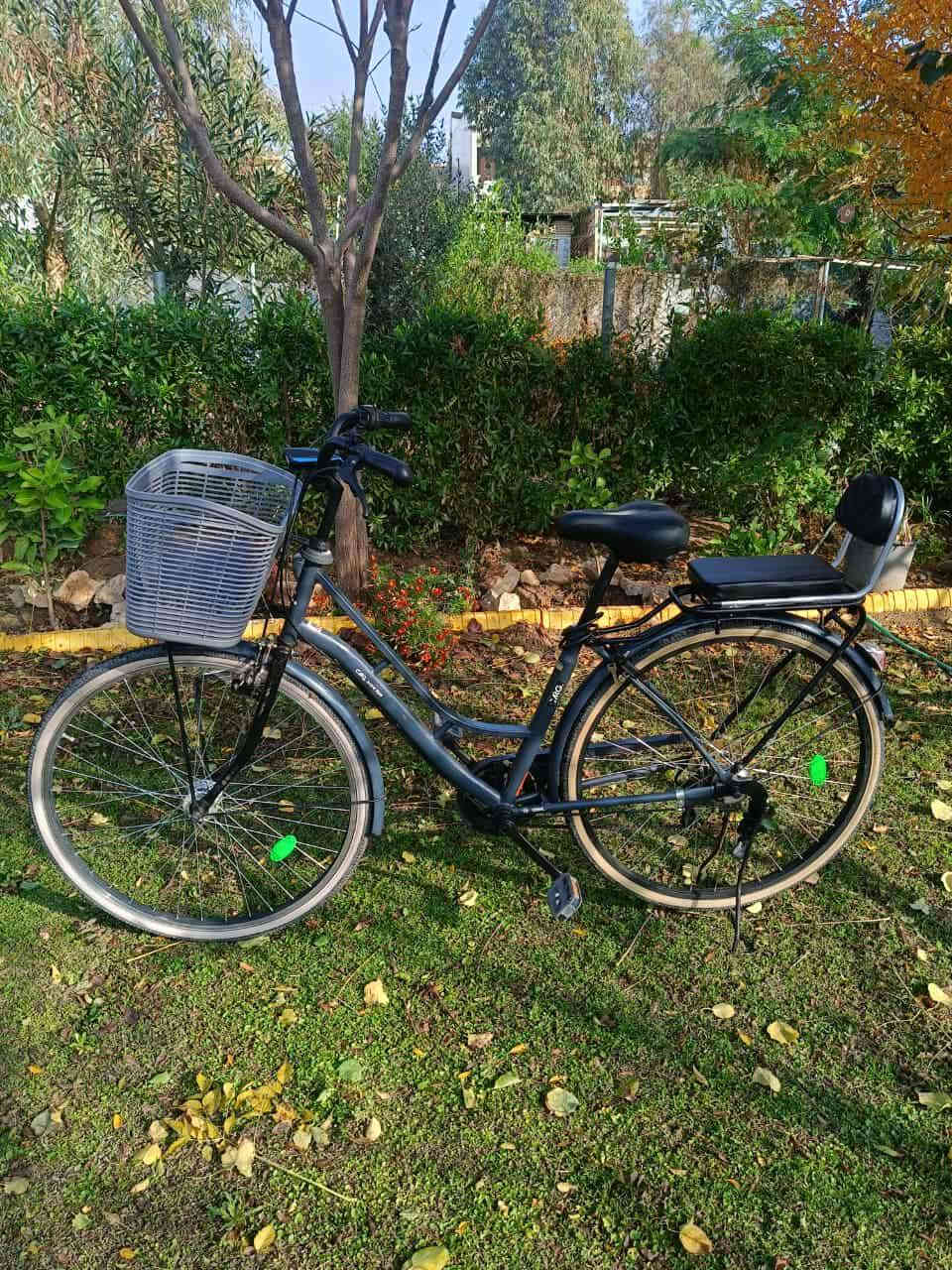 🌸 السلام عليكم ورحمة الله وبركاته 🌸
🚲 دراجة هواية للبيع 🚲

✅ بالة حاوية أصلي .. #وضع شركه 
✅ شرط الفحص والنظافة والضمان
📏 الحجم 27 ونص     #لشه ثقيله 
⚙️ كير وحساس .. 
🛞 تاير عريض 
🪑 سرج طبي أصلي مريح
🧺 سلة أصلية
📐 تصعد طوال القامة
✨ نظافة 95% غير مستخدم
سعر ٢٠٠الف رقم ***********
موديل 2022 كركوك, العراق
