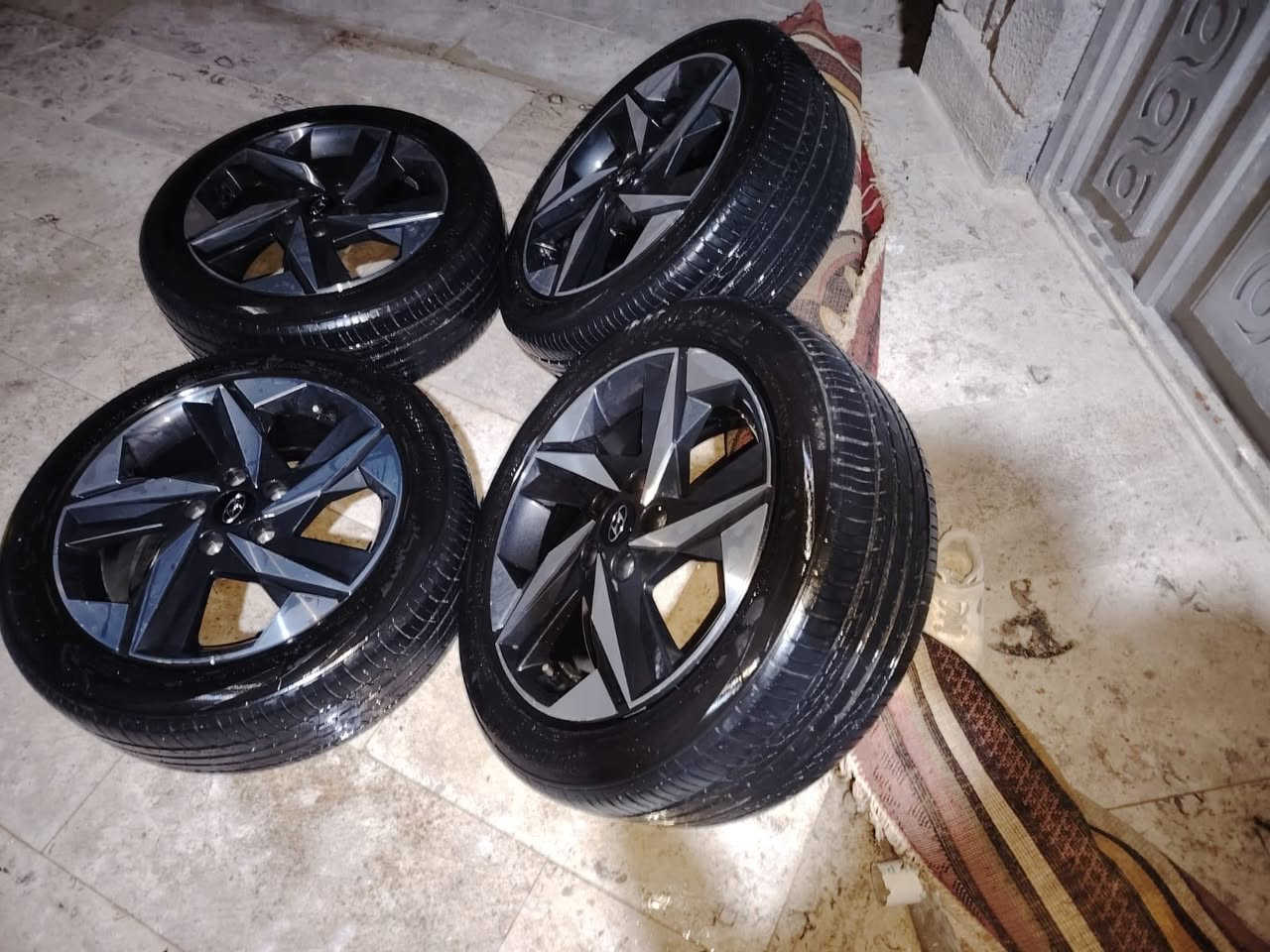 انتاج 2025 قياس 215/50/17 اثنين تعبانات واثنين صار 20 يوم من شادهن الويل نضافه 100‎%‎
 ويل يرهم النترا /سيراتو /صول
***********
السعر : 275,000 وبيهن مجال
