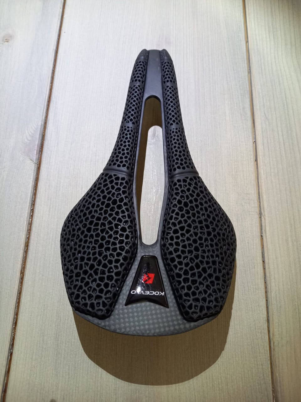 سعر 10 توصيل كل المحافظات
سرج دراجة خفيف من ألياف الكربون 
*********** توصيل كافة محافظات
