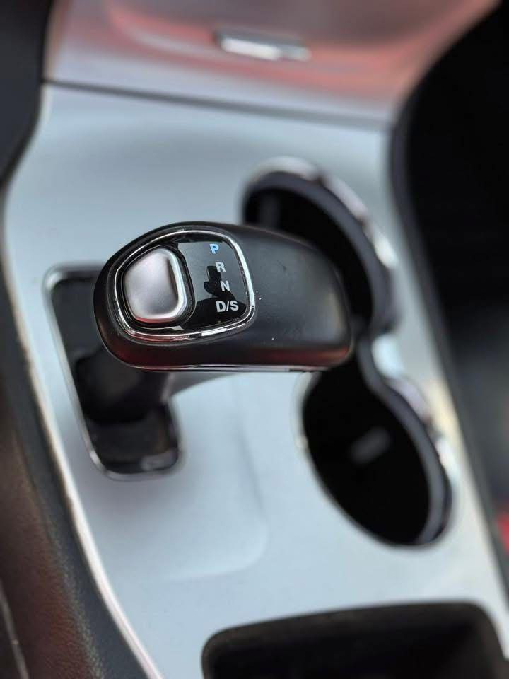 السلام عليكم 
جيب2015  بلاك توب                                      (Jeep Grand Cherokee)
حادث امريكا قطعتين جاملغ سرقه وبنيد 
فول مواصفات
فتحه سقف
بصمات عدد 2
بصمه ابواب + جنطه
ترحيب عند الاقتراب
لد نهاري
كشن كهربائي + تدفئ تبريد 
تحكم ستيرن + تدفئ ستيرن
حساسات خلفيه 
جنطه كهربائيه
كير طياره
السياره عليه شاشات خلفيه جيب اصلي تاب عليه سبايدرات خلفيه 2 عدسات كلش قويه شاشه اندرويد مكينه وكير كفاله والمكينه المرغوبه بانزين محسن وعادي بدون قطرت دونز ماشيه109 الف مو ميل سياره جديده بمعنى الكلمه حداديه بل كارتون كله جديد تايرات جدد السياره كامله من كل النواحي رقم بغداد بسمي تحويل ثاني يوم عليه عنواني بابل مركز المدينه ***********
