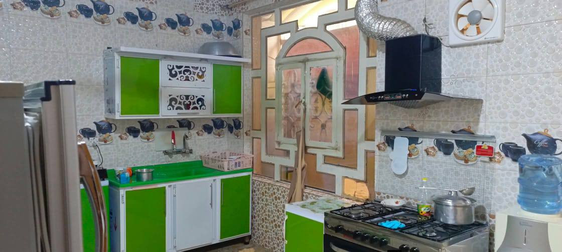 سلام عليكم دار للبيع مساحه 215 صب كونكريت طابوق جمهوري 3 غرف ومطبخ وصاله واستقبال وتخاريج داخليه وخارجيه مكان النجف الاشرف قي البراكيه شارع المطار القديم يبعد عن الشارع 100متر للاستفسار اكثر رقم مبايل / ***********
