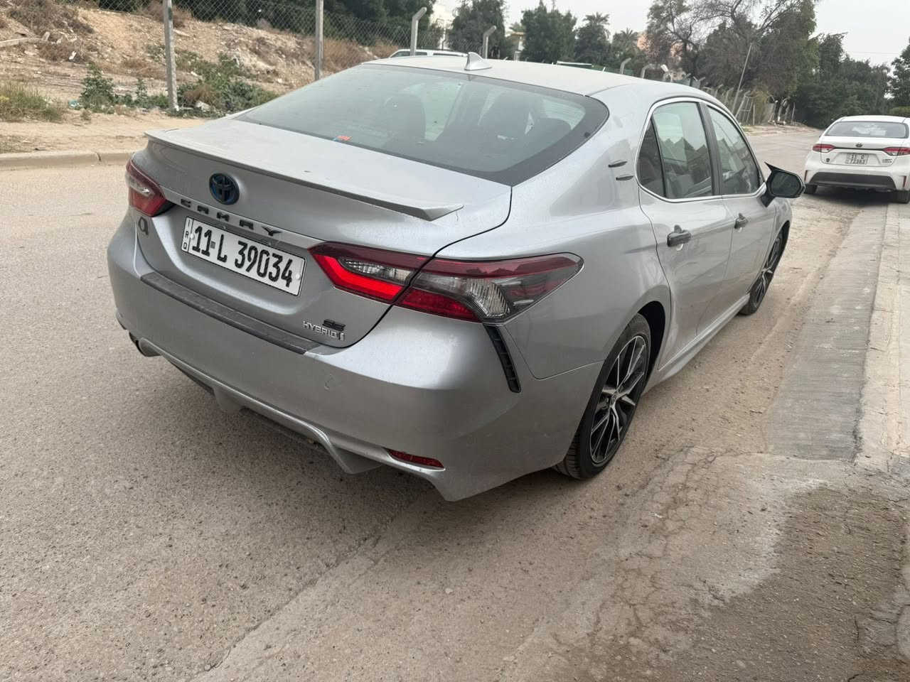 السلام عليكم
للبيع 
كامري هايبرد موديل 2022
بدون نقص 
رقم بغداد 
se فول 1/1
فتحه 
بصمه 
شاشه
حادثها بنيد صبغ +بوب 2 كلير من امريكا
سعر ب185 وبيها مجال 
موبايل ***********
مكان سيارة بغداد حي قادسية
