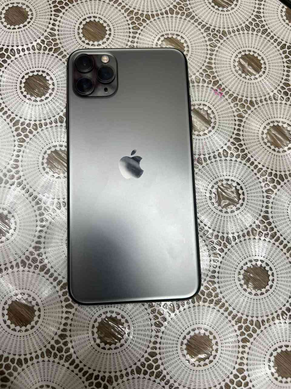 ايفون 11 برو ماكس للبيع بسعر مناسب جدا ذاكرته 128 نموذج m بطاريه 75 مداخل تصليح ابد 325 وبي مجال *********** واتساب
