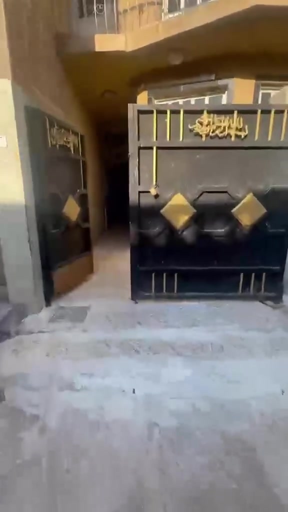 دار للايجار المساحة 90 متر 🏠
محتوياتة صالة + مطبخ+ غرفة نوم + ملحقات 
طرمة كبيرة 
ملحقات خارجية 
طابق الثاني غرف نوم عدد 2 + ملحقات 
الموقع الحرية ثالث قريب شارع المعارض قريب عن شارع العام
زقاق 47
الايجار 600 
للستفسار ***********

