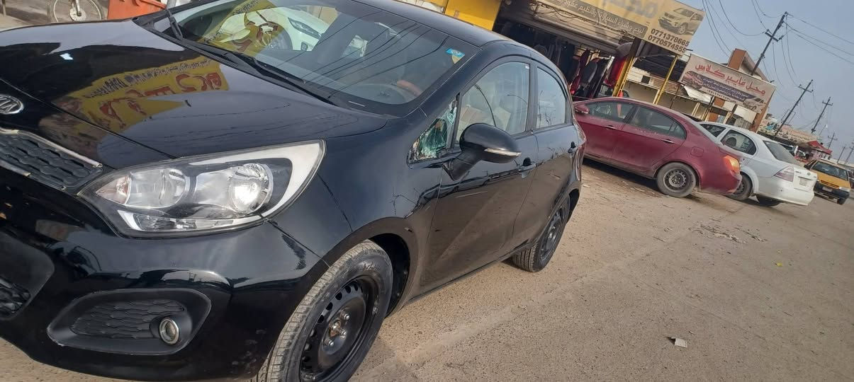 ريو موديل ١٣ مكفوله من لضربه صبغ ٤ قطع خليجي مري شفط لسياره كلش حلو وجاهزه *********** تصال واتساب سعره ٩٠ وبيه مجال
