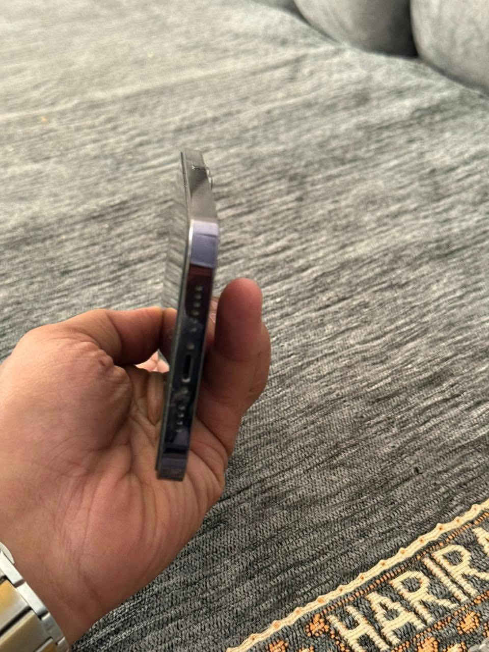 ايفون 14pro max بطارية 86 ذاكرة 128الجهاز مامفتوح بس بيه فطر بل كلاس مال شاشه مثل ماموضح بل صور 
السعر 750


**إذا كنت صاحب هذا الإعلان وتريد حذفه لأي سبب، رجاءا أرسل رسالة إلى الدعم الفني**