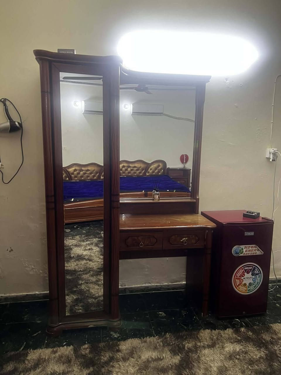 غرفه ماليزي شارع مدير الامن كنتور 8 باب
***********
