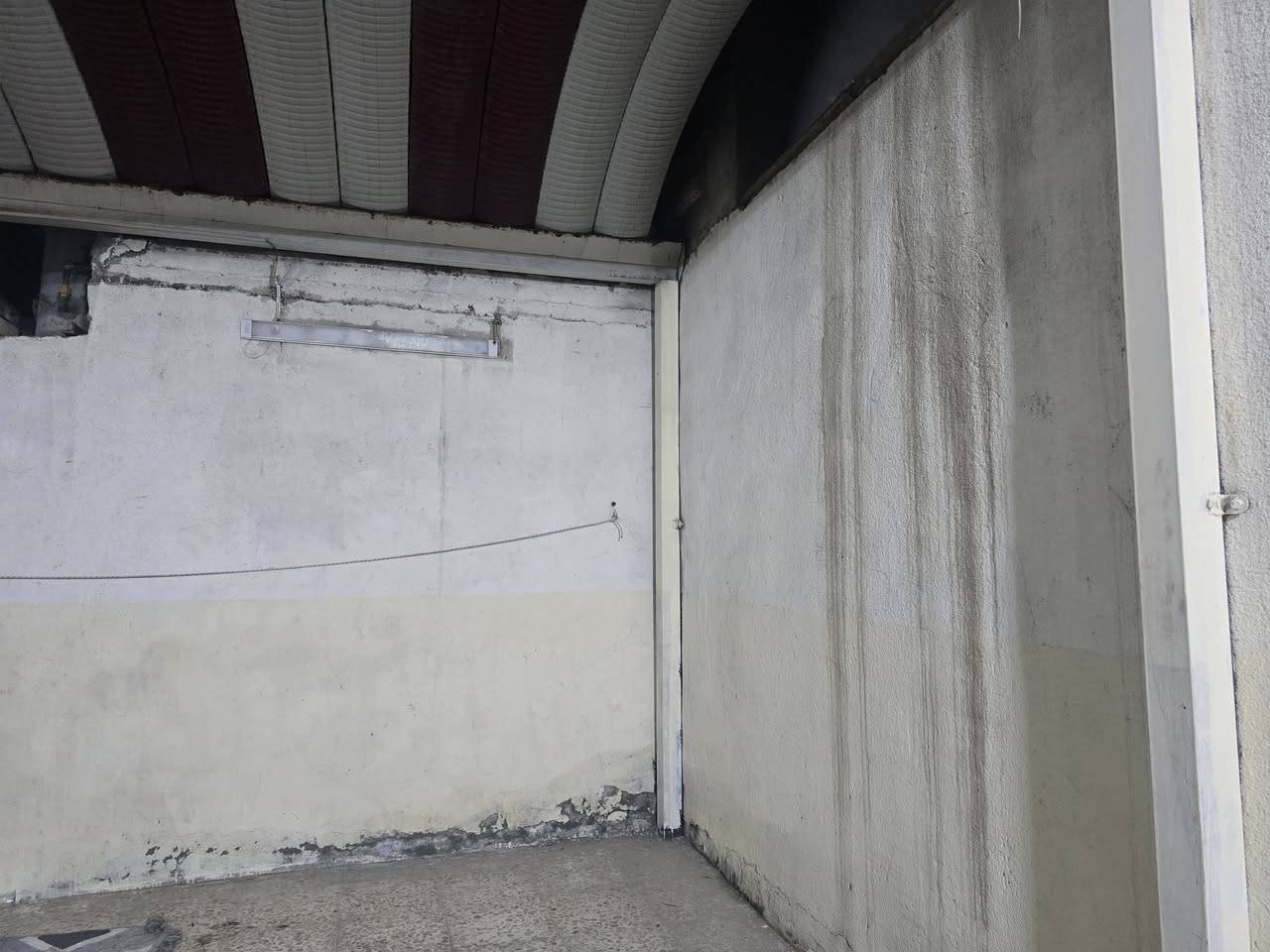 قطعه ارض 75متر رفت ومجاري وكاشي ومي وكهرباء جاهزه للبناء تبليط ومجاري واناره وخدمات كامله سعر 35مليون 
رقم *********** 
رقم*********** 
ومتواجد علا الواتساب
