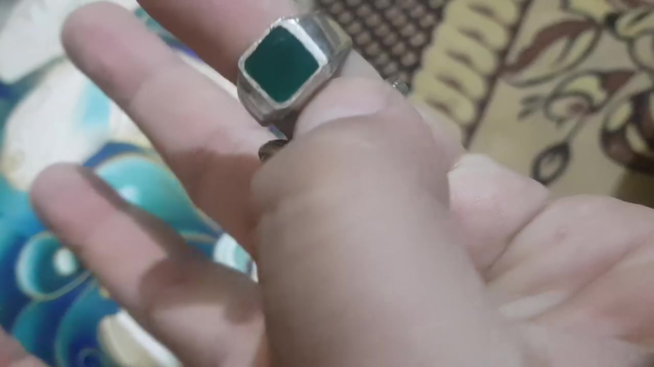 سبحه حجازيه قديمه وخاتم سليماني قديم والخاتم الاخضر زمرد بس جديد ذاك اليوم اشتريته بس السليماني واليسر جانن مال والد الخواتم ثنينهن ٥٠مستعجل بيعتهن والنبي السليماني مهابه ومحبه مجرب حض وبخت


**إذا كنت صاحب هذا الإعلان وتريد حذفه لأي سبب، رجاءا أرسل رسالة إلى الدعم الفني**