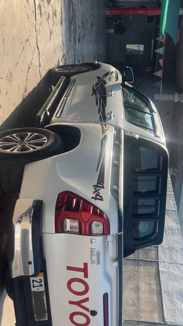 سلام عليكم تيوتا هايلوكس   2022 سعودي.  كير اوتاماتيك كشنات تدفئة و تبريد  حساس خلفي  كامرة بلادية 
مكينة 2.7 دبل اكسل 
سعر.   (315)
مكان ديالي خانقين 
***********
