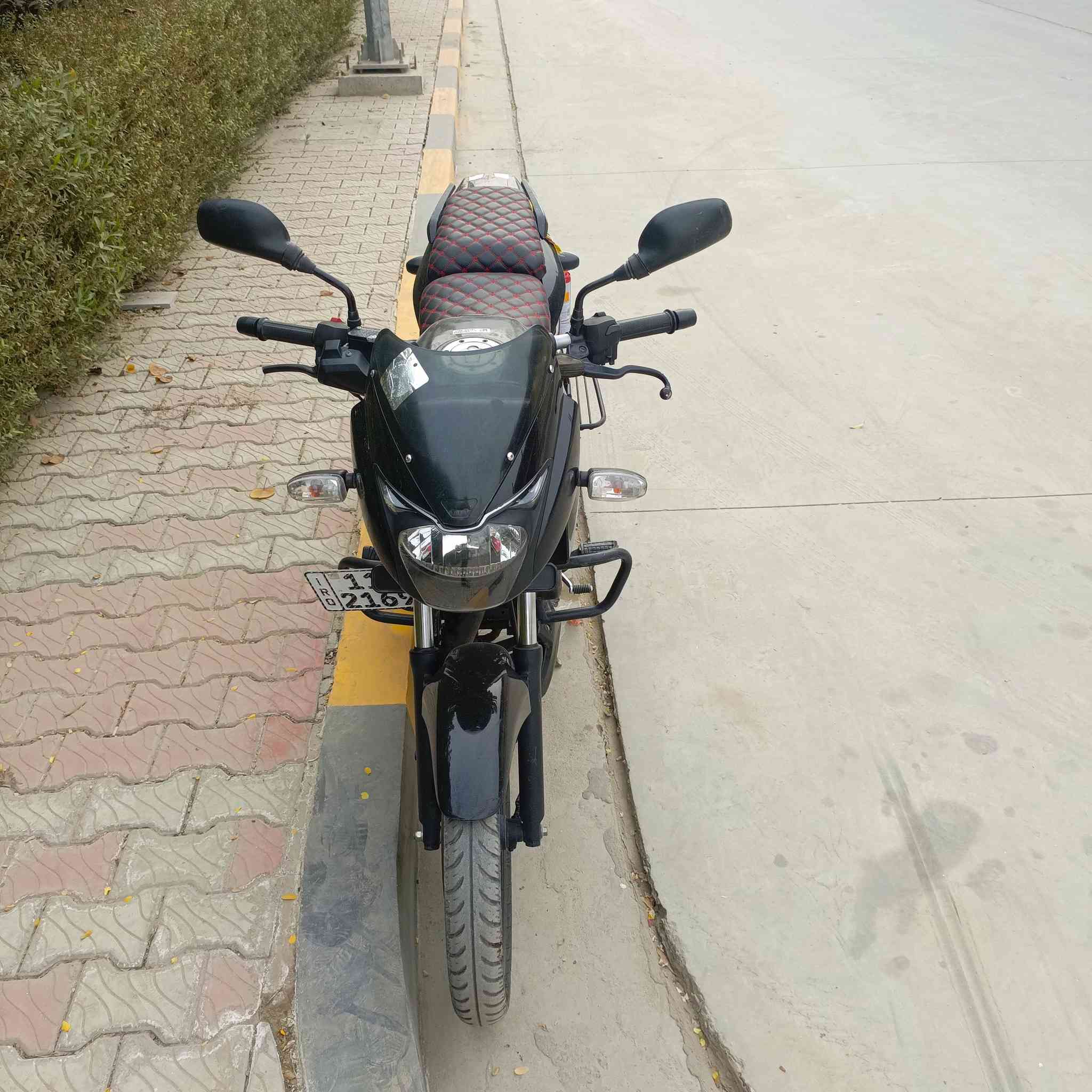 للبيع
دراجه بولسر للبيع موديل 21/محرك 200مرقمه جديده مكفوله من تنقيص وتبخير كامله من كلشي مامشتغله دليفري مكاني بغداد تاجي عشط السعر 2.500 
رقم ‏‪***********‬‏
*********** واتساب
