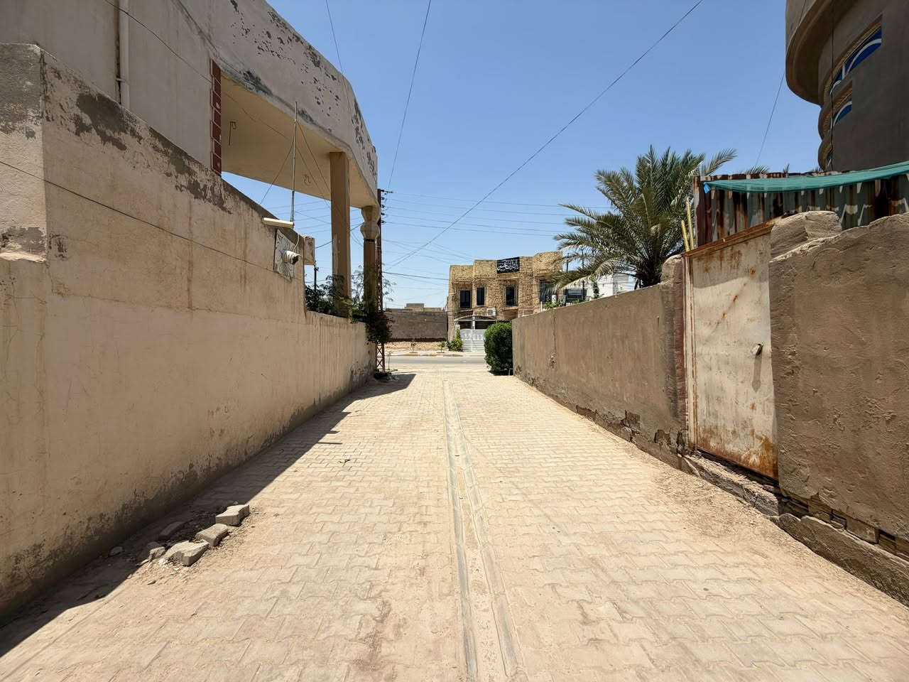 .🛑 بيت بناء قديم للبيع 🛑 
المنطقة : حي الحضاره  🚩
اقرب نقطه داله :  قرب شارع الدغاره الرئيسي موقع مميز 

المساحه :  100مربع ✅  
        
طابو صرف

.............
للاستفسار
     مراجعة مكتب رسول الوزني للعقار  
الديوانية . حي الحضارة .شارع اسواق طيبة
 للمعلومات ولمزيد من التفاصيل ⬇️
       مراسلة الصفحة  
      ارقام الاتصال 

***********
