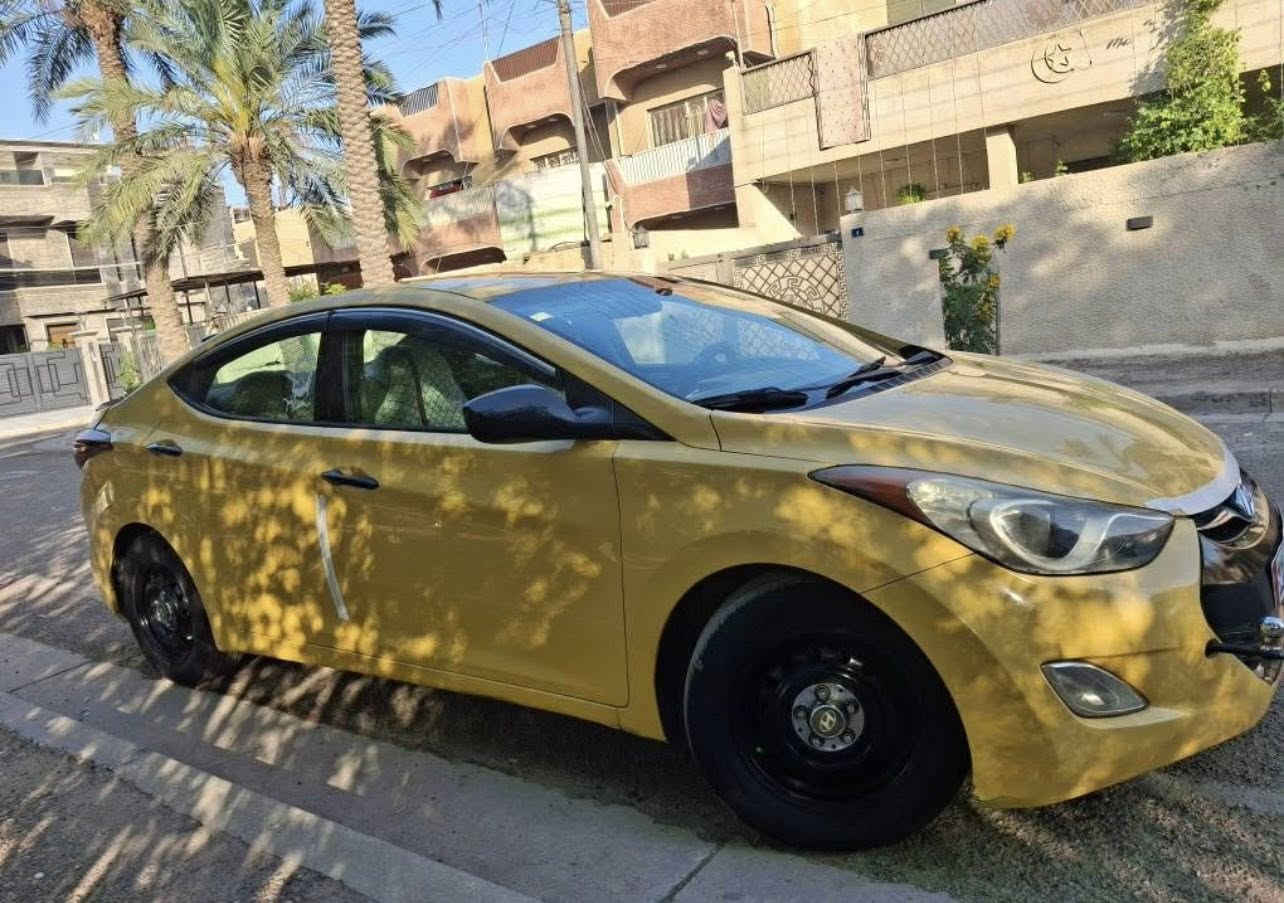 النترا ٢٠١٣ للبيع مكفوله من كلشي عدا جاملغ خلفي جهه السايق بي طخه وتعدل بارد كلشي مكفول بيهه نضيفه على ايدي سعر ٩٣ ورقه مكاني بغداد حي العدل  رقمي ***********
