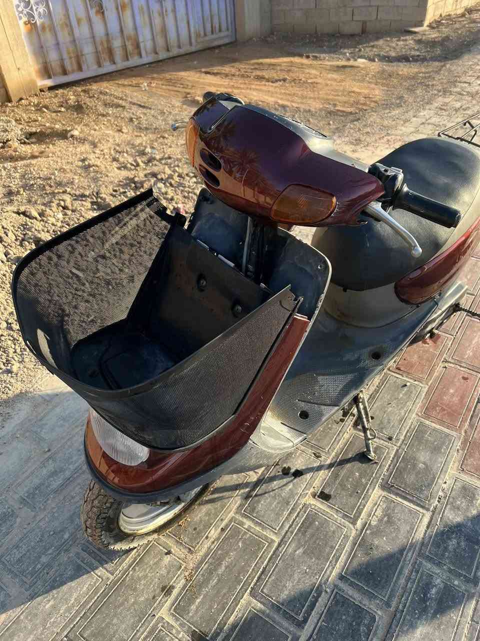 سلام عليكم دراجه البيع منغولي  نقصها بس برده مال سله ما مفتوحه سعرها 250 وبيها محال مكان كربلاء شارع احمد الواىلي للاتصال ***********
