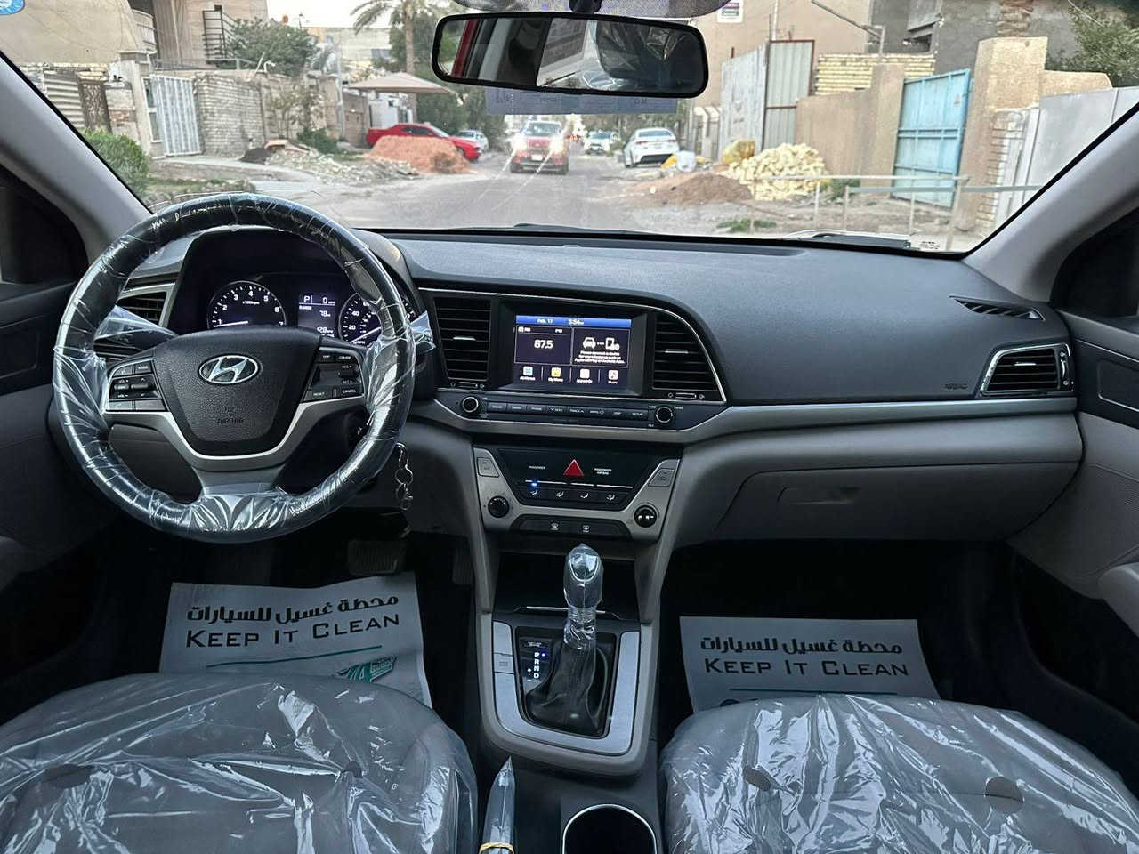 سلام عليكم شباب عندي النتره 2017 أمريكي حادث بس البنيد بدون دواخل شرط الفحص رقم سليمانيه دولي رقم وسنويه وهزه جديد باسمي مكانه بغداد جاهزه من كلشي  *********** بغداد, العراق
