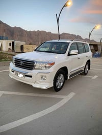 تويوتا لاندكروزر • ٢٠١٣ • بدون بوية