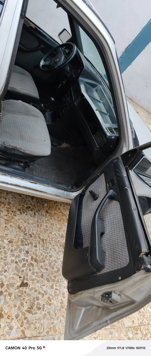 السلام عليكم اوبل كاديت سنويه خضرة مديل 91بدون صبق ولا دعم محرك كيرشرط سياره على بلادي كلها شرط كابون بيها شرط التحويل كهربائيات كلها شغاله باتري جديد سياره كلها شرط السعر ((17)) بيها مجال بصيط ***********بي وتساب
