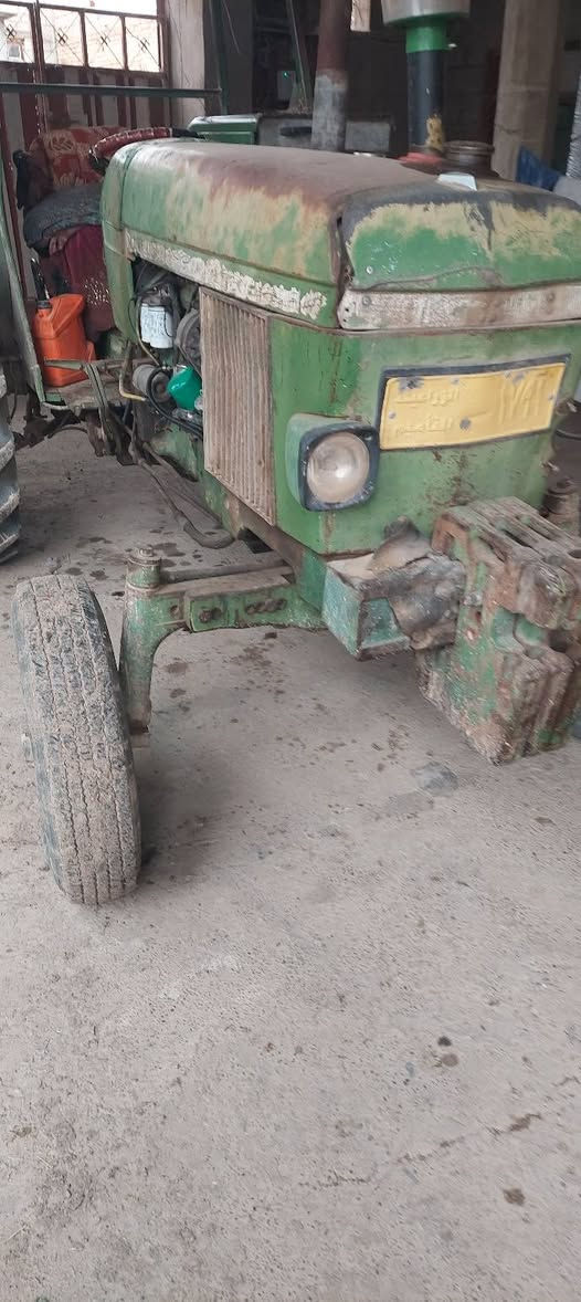 السلام عليكم ورحمة الله وبركاته تركتر جندير للبيع معمر جديد محرك كير اكسن تايرات خنزيره الكل مكفول وشغال ١٠٠% .السعر ٨٥ ورقه اوبيه مجال قليل يرهم مراوس كيه حمل .المكان الشرقاط الاتصال على الأرقام التاليه. *********** ***********
