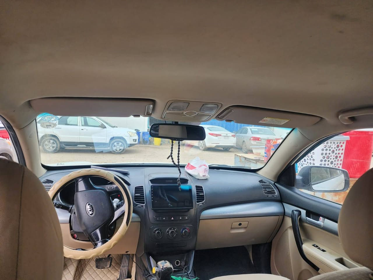 سورنتو 2014 خليجي
السونار مرفق مع الصور
مكينه 6 سلندر 
الرقم الدولي شمالي
كفاله عده شبر بارد 
مأشر عليه بالصور
تبريد 3 قطع
7 راكب
داش كام
حساسات خلفي
تخم تاير 
مكان السياره الديوانيه البدير للتواصل
ماسنجر واتساب موجود
موبايل ***********
