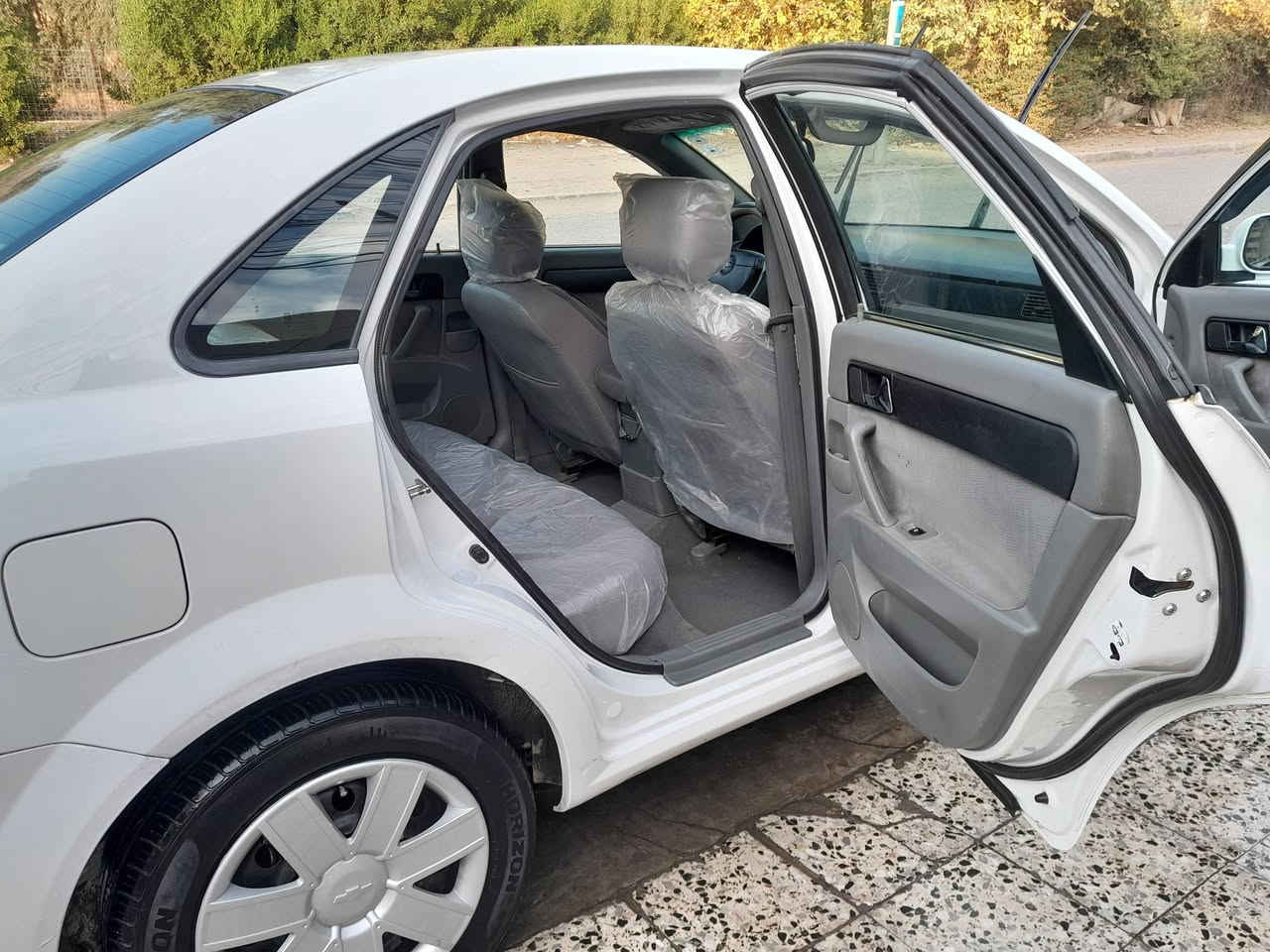 أوبترا2011اوتماتيك كابون بانزين ضرر صبغ قبغ صندوق بدون دواخل هزه جديد تبريد محرك كير شرط باتري جديد بأسمي أنا الشرعي سعر 90وبيها مجال قليل *********** واتساب غير متواجدعالفيس مكاني موصل ايسر
