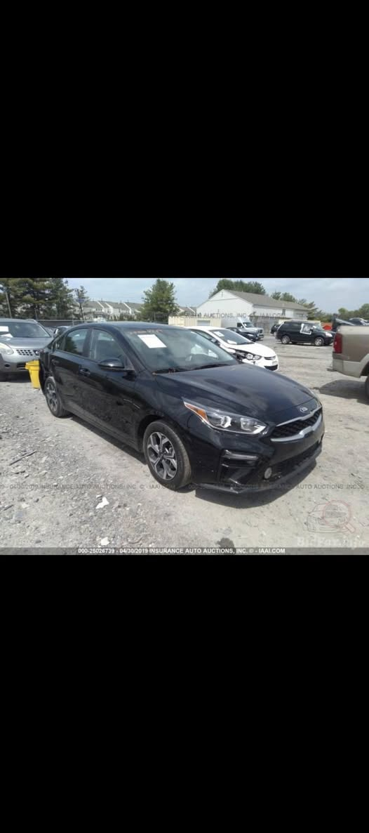 السلام عليكم
فورتي للبيع موديل 2019 
كير محرك كله كفاله 
بجم كبس حادث خفيف موضح بصور 
ماشيه 62 
بيهه منظومة غاز 
مكاني بغداد 
***********
السعر 120 وبيهه مجال
