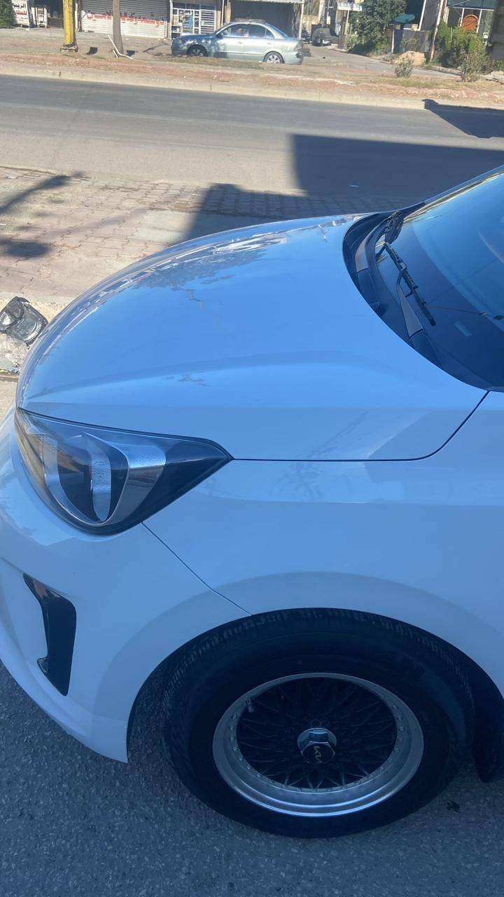 السلام عليكم كيا بيجاس موديل 2024 ماشيه 21الف رقمها بغداد الانكليزي الجديد  سياره بأسمنه مكفوله كفاله عامه ماعدا شخط بسيط بالباب الخلفي اليمنى وسونارها موجود بالمنشور سعرها 120 وبيها مجال مكاني بغداد تقاطع درويش حي التراث وهذا الرقم ***********
