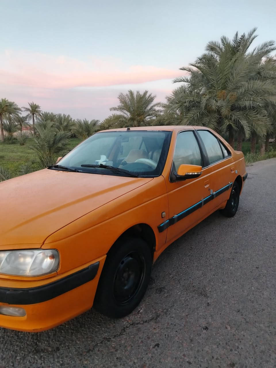 السلام عليكُم بيجو مُديل 18 رقم قديم السياره كلهه مكفوله بس باب السايق مبدل السعر 52 وبيهه مجال ***********

